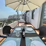 Atico Con Vistas Al Mar Y En Lejlighed